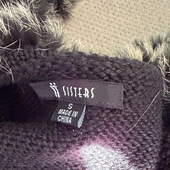 Elegant Black and Gray rabbit Fur Vest - Picture 3 of 4